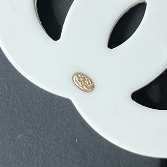 Authentic Chanel brooch 💕 - Picture 13 of 15